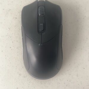 On Running Black Wireless Mouse